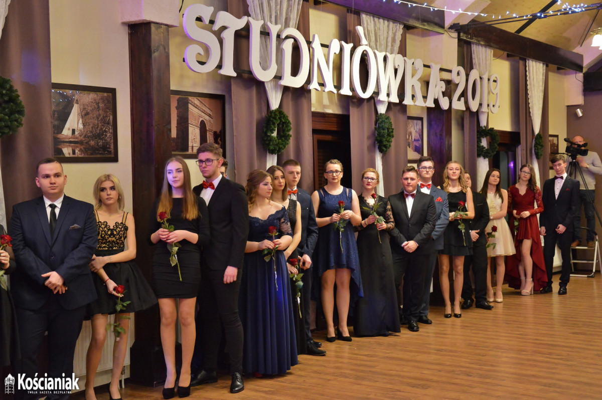 Zabawa studniówkowa w 