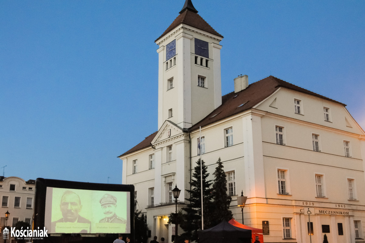 Nocne kino pod gołym niebem