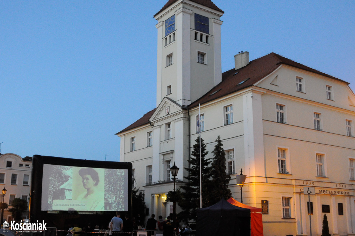Nocne kino pod gołym niebem