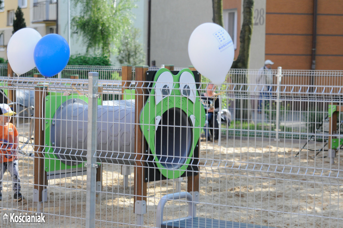 Otwarcie placu zabaw na os. Piastowskim