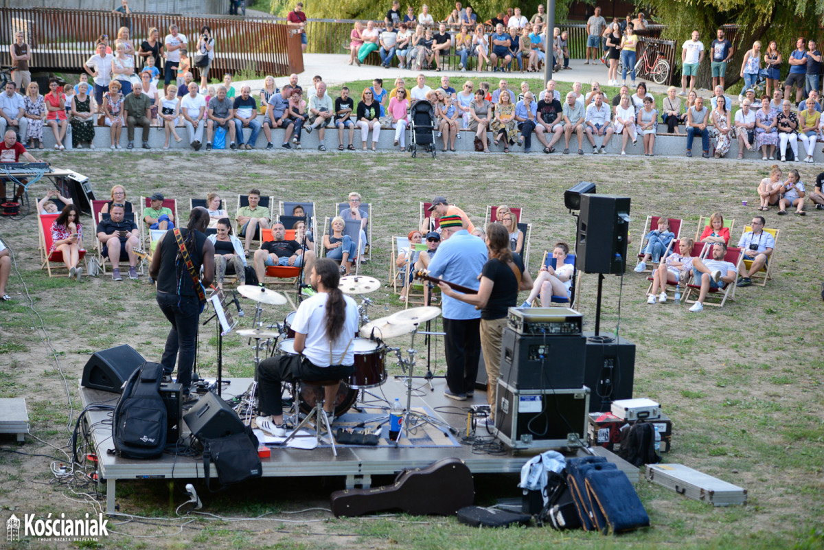 Plenerowy koncert nad Obrą