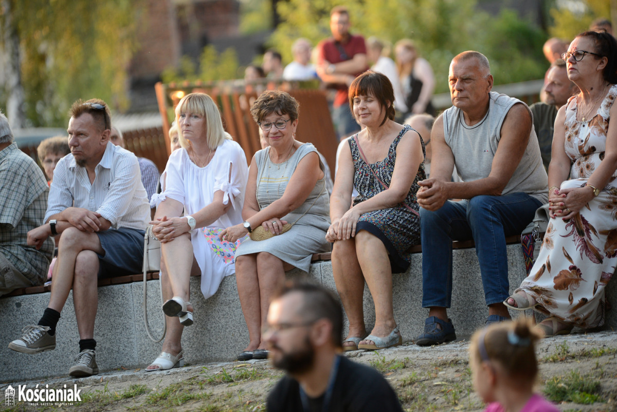 Plenerowy koncert nad Obrą