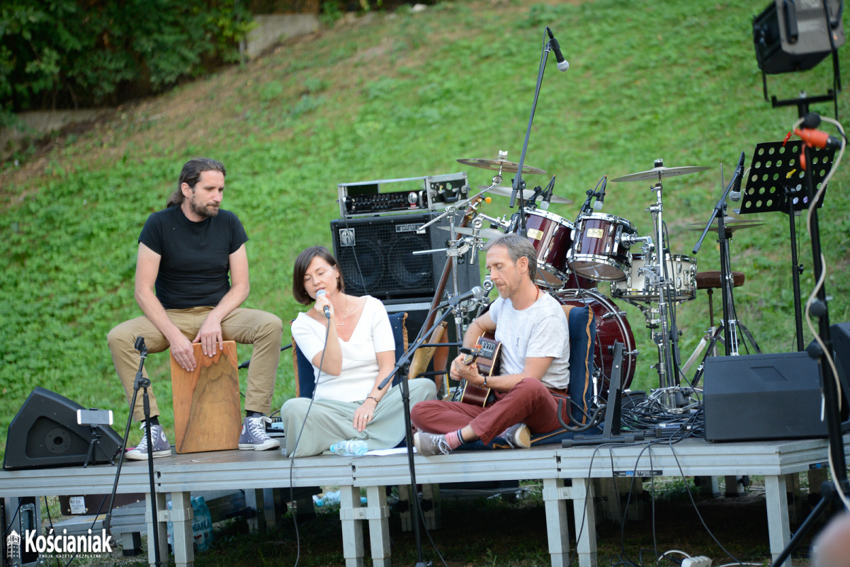 Plenerowy koncert nad Obrą