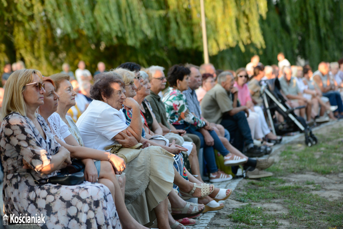 Plenerowy koncert nad Obrą