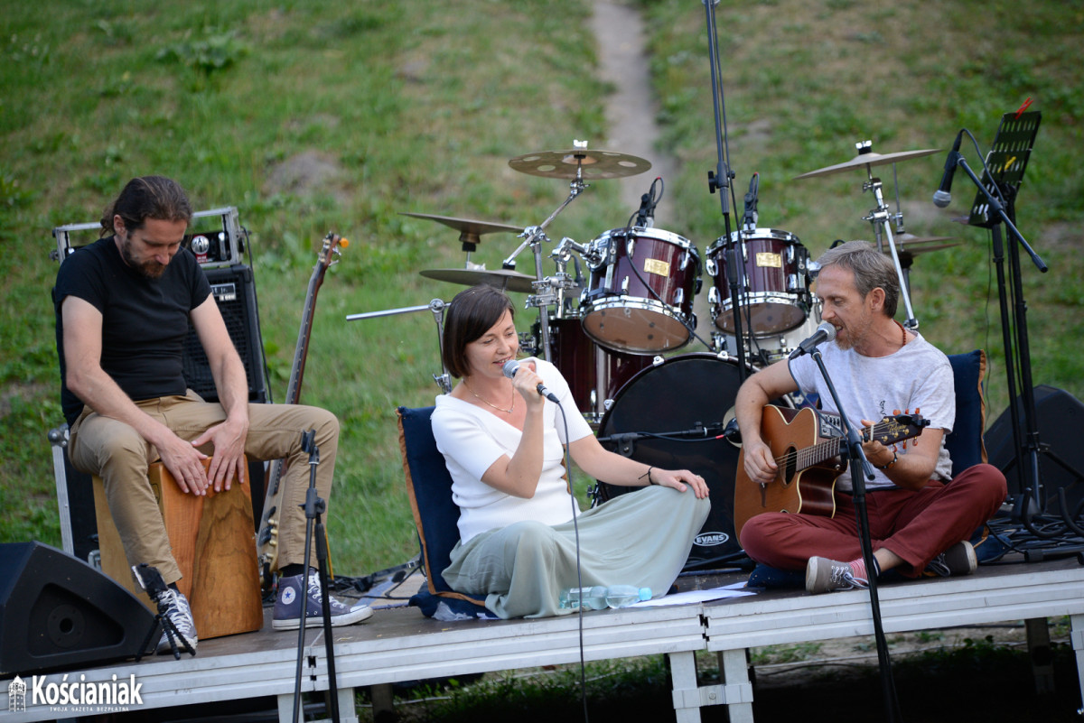 Plenerowy koncert nad Obrą