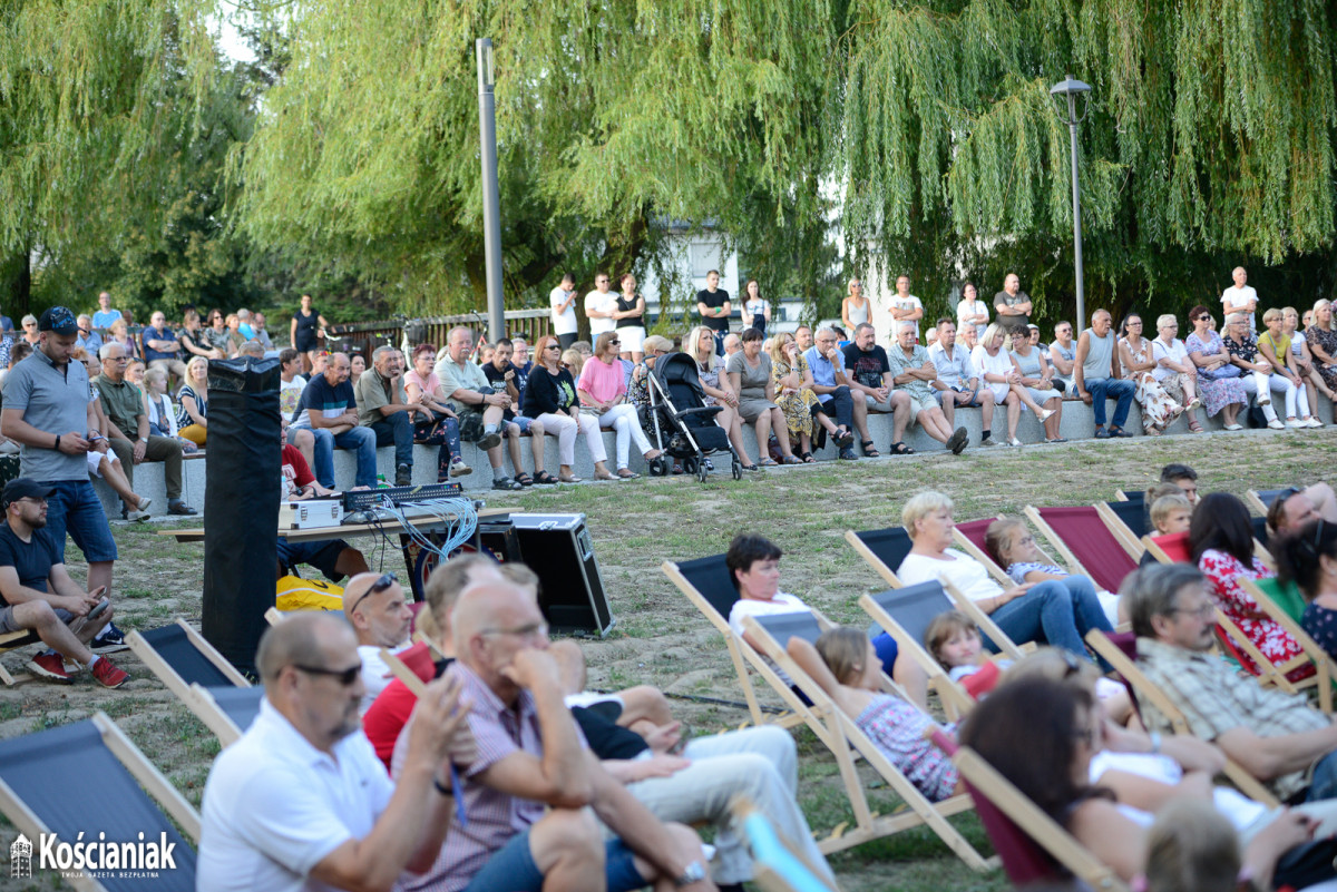 Plenerowy koncert nad Obrą
