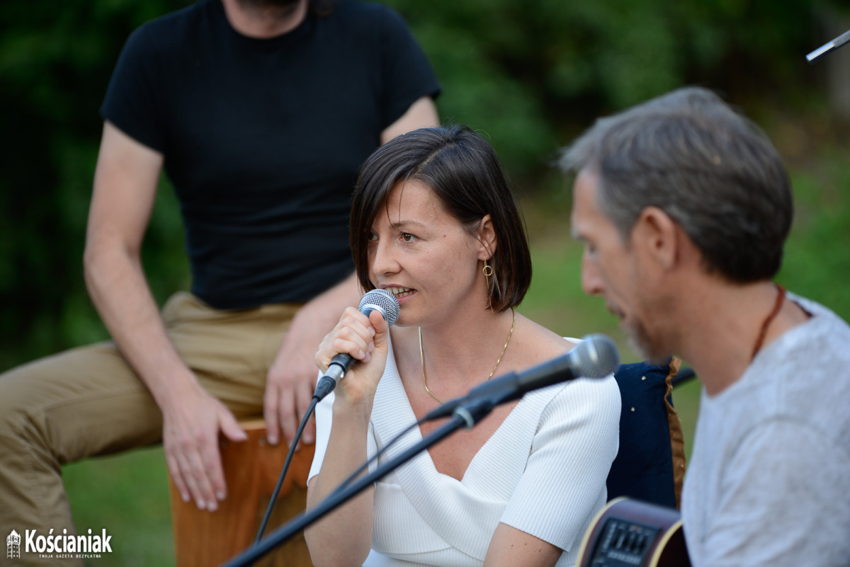 Plenerowy koncert nad Obrą