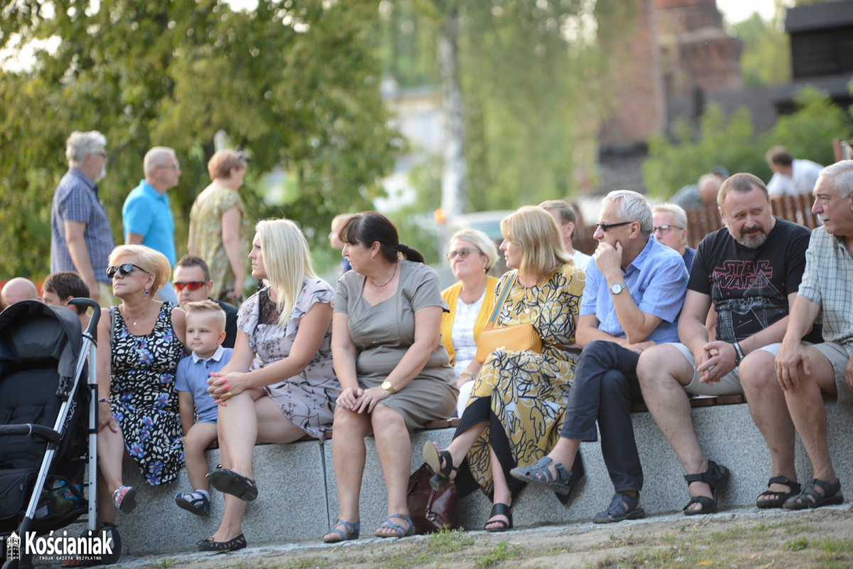 Plenerowy koncert nad Obrą
