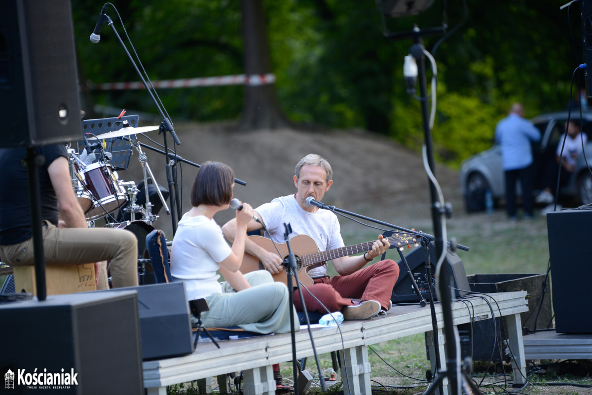 Plenerowy koncert nad Obrą