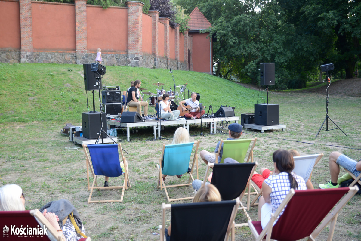Plenerowy koncert nad Obrą