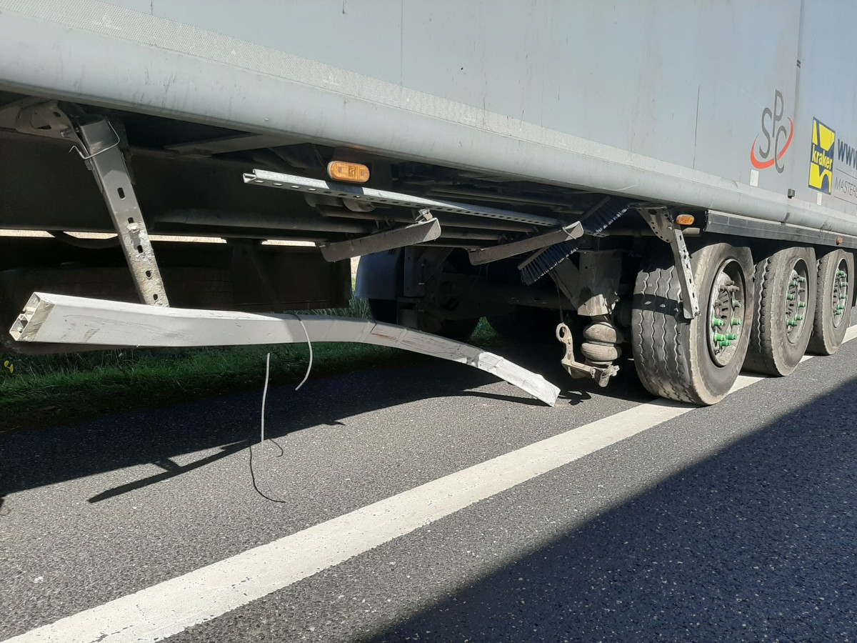 Wypadek na piątce. Droga była zablokowana