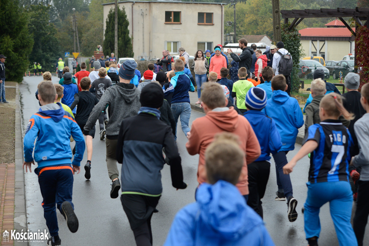 Deszczowe biegi Chłapowskiego w Turwi