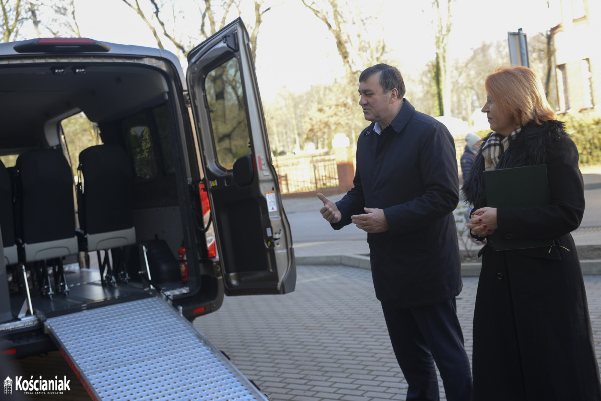 Nowy samochód w Ośrodku Rehabilitacyjnym w Kościanie