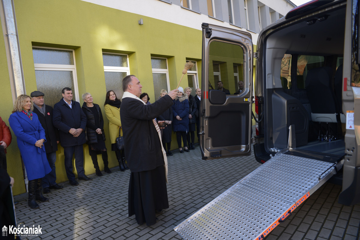 Nowy samochód w Ośrodku Rehabilitacyjnym w Kościanie