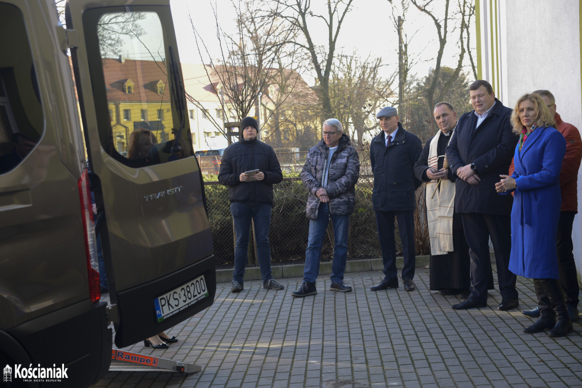 Nowy samochód w Ośrodku Rehabilitacyjnym w Kościanie
