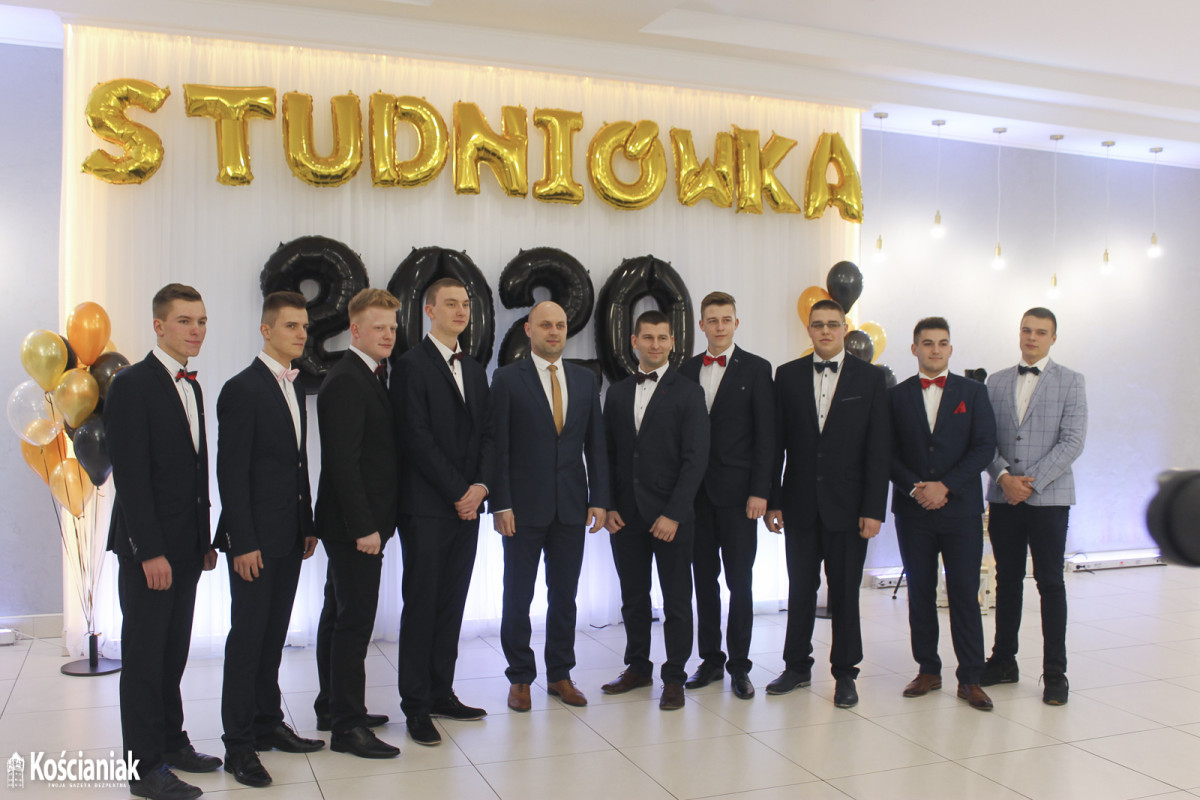 Studniówka w 