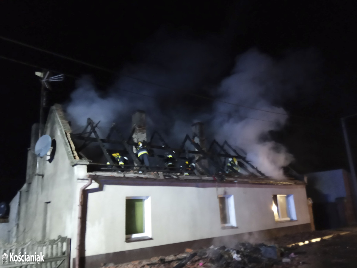 Strażacy ze Śmigla i Kościana gasili pożar w Popowie Starym