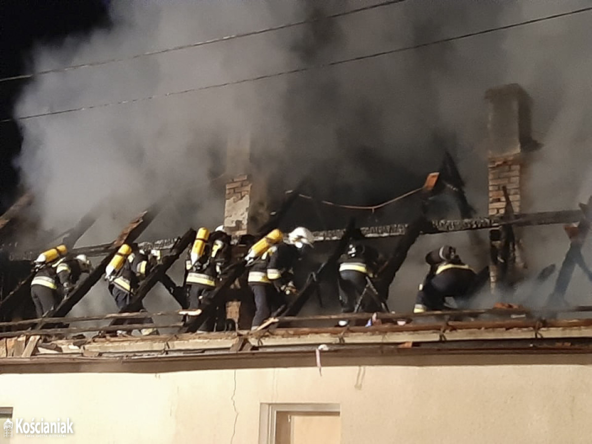 Strażacy ze Śmigla i Kościana gasili pożar w Popowie Starym