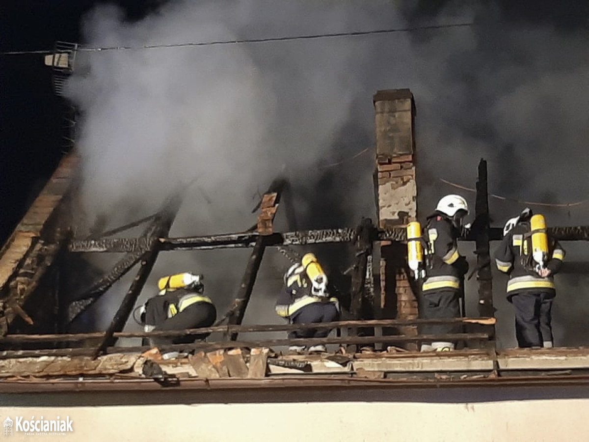 Strażacy ze Śmigla i Kościana gasili pożar w Popowie Starym