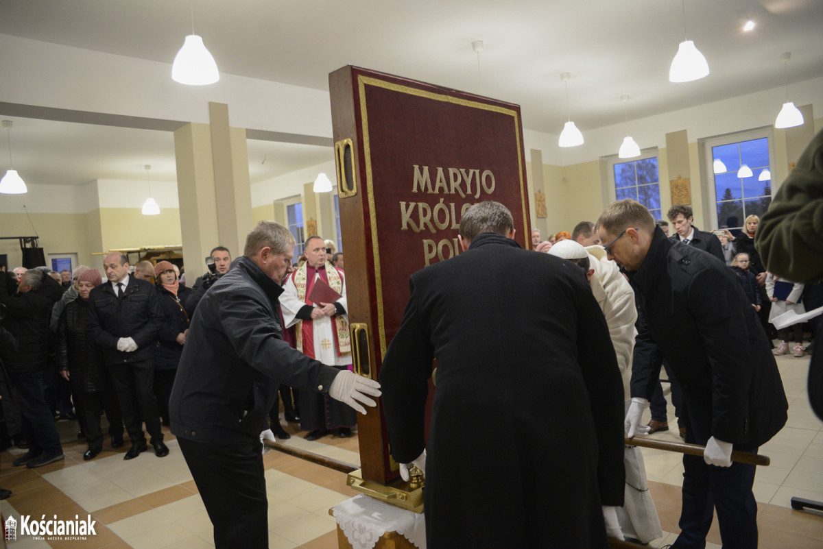 Parafia św. Boromeusza przejęła obraz Matki Boskiej [ZDJĘCIA]