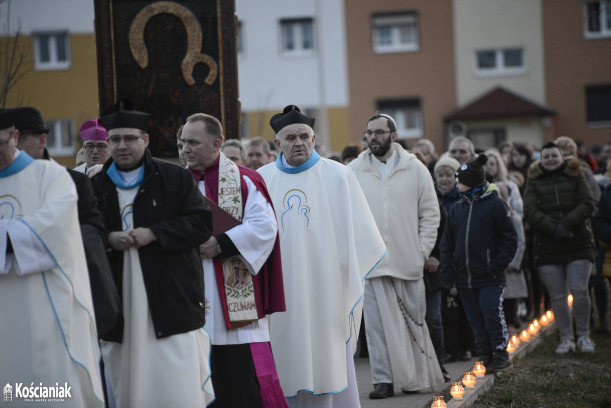 Parafia św. Boromeusza przejęła obraz Matki Boskiej [ZDJĘCIA]
