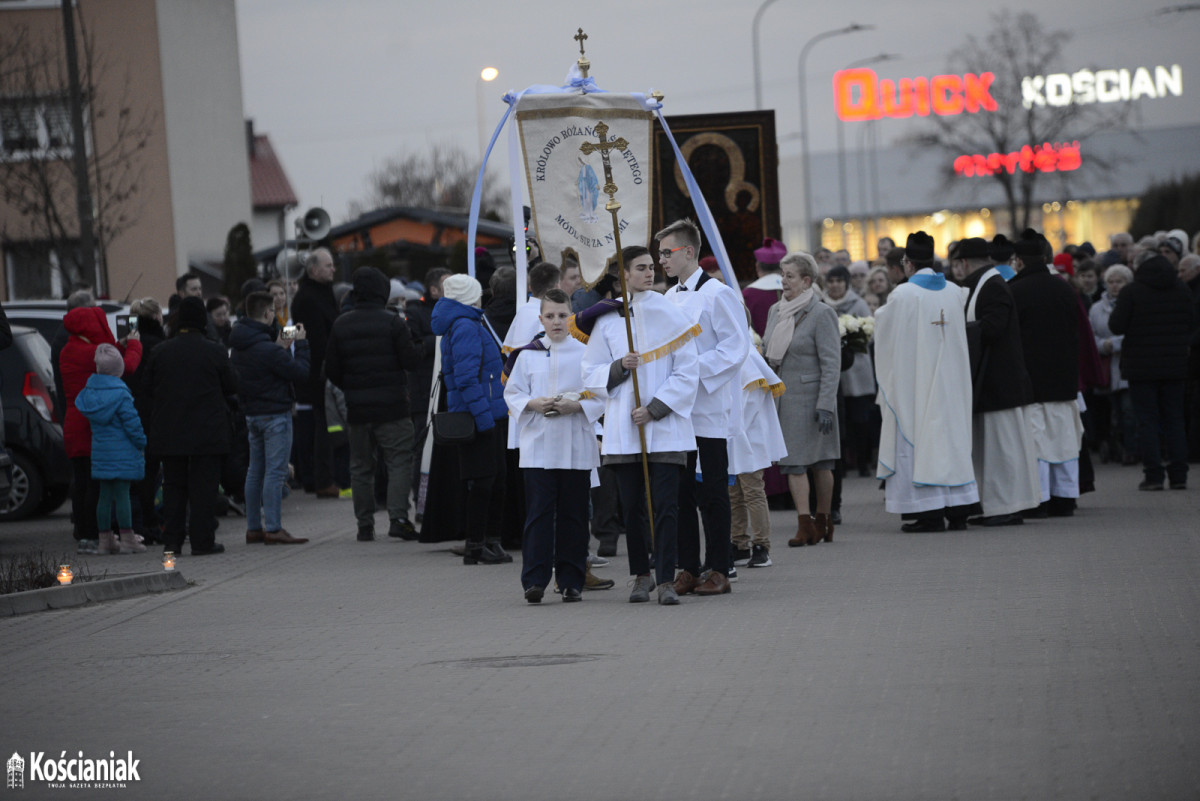 Parafia św. Boromeusza przejęła obraz Matki Boskiej [ZDJĘCIA]