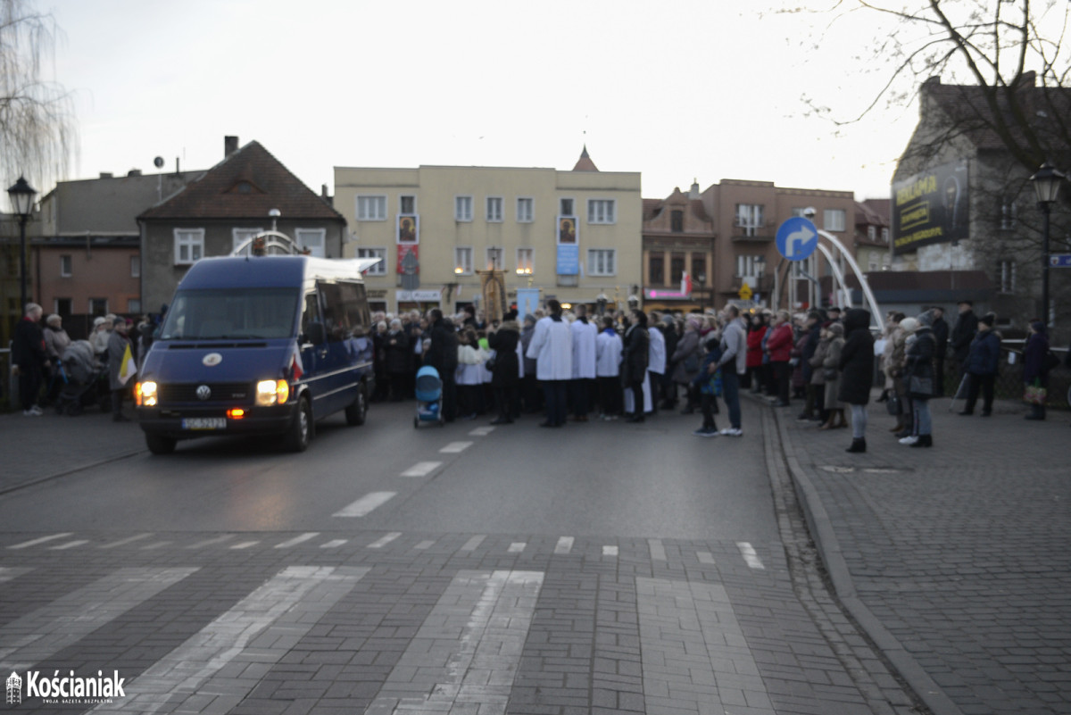 Parafia św. Boromeusza przejęła obraz Matki Boskiej [ZDJĘCIA]