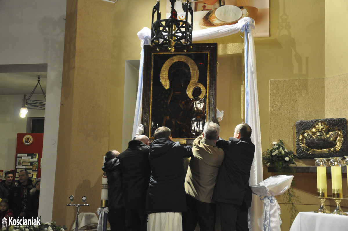 Ostatnia kościańska parafia powitała obraz Matki Boskiej