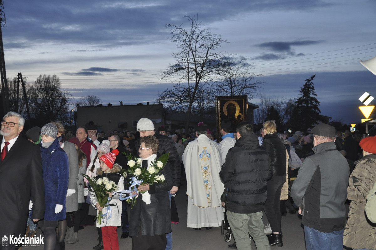 Ostatnia kościańska parafia powitała obraz Matki Boskiej