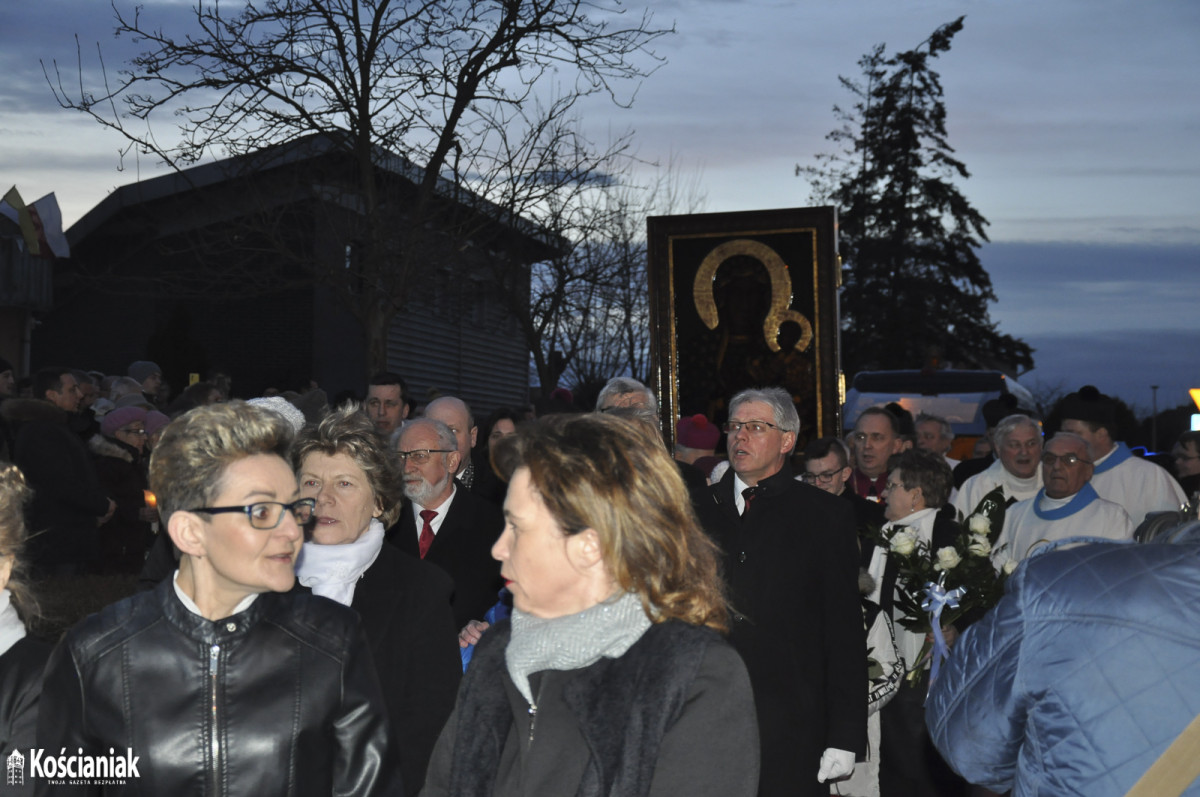 Ostatnia kościańska parafia powitała obraz Matki Boskiej