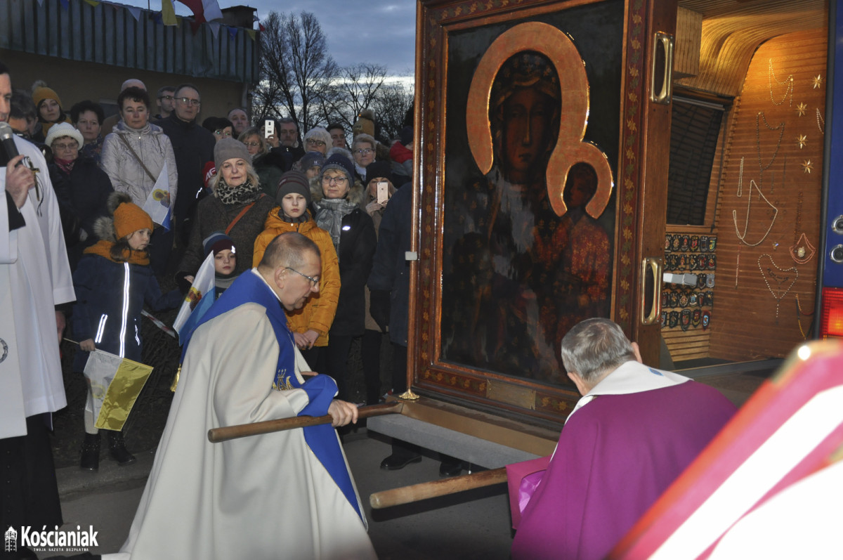 Ostatnia kościańska parafia powitała obraz Matki Boskiej