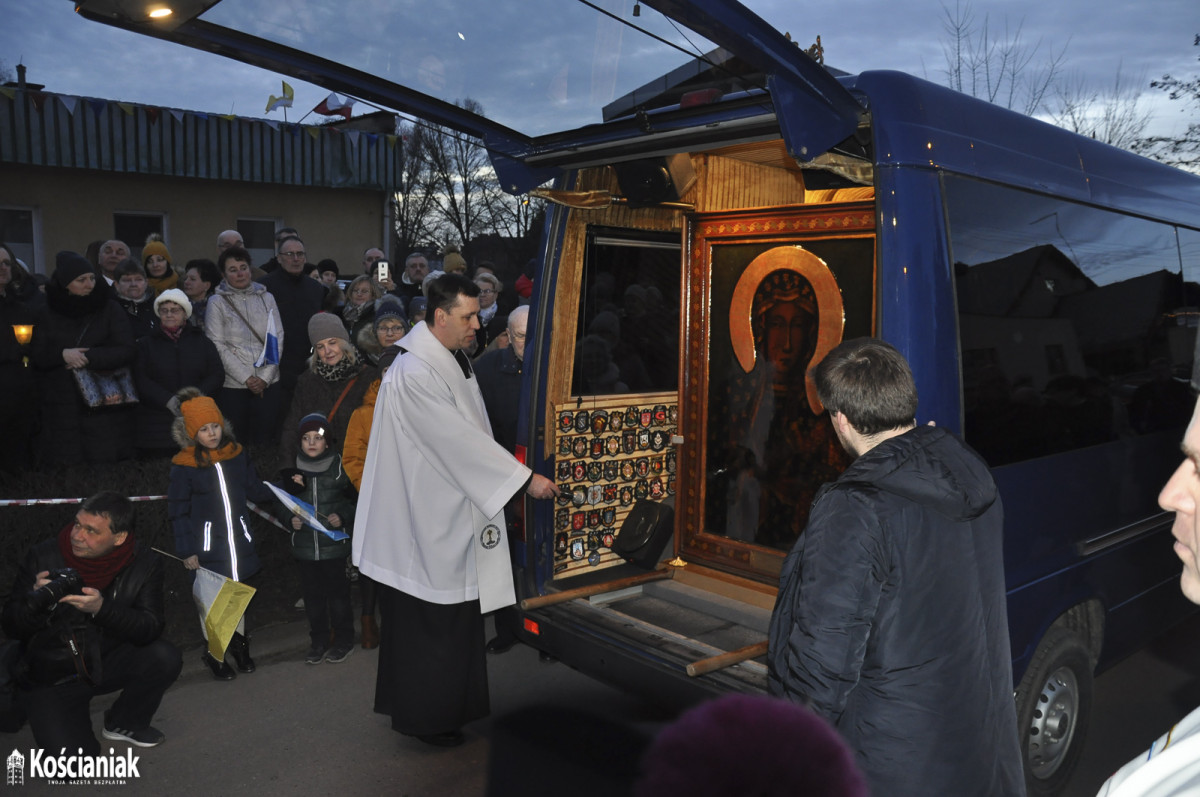 Ostatnia kościańska parafia powitała obraz Matki Boskiej
