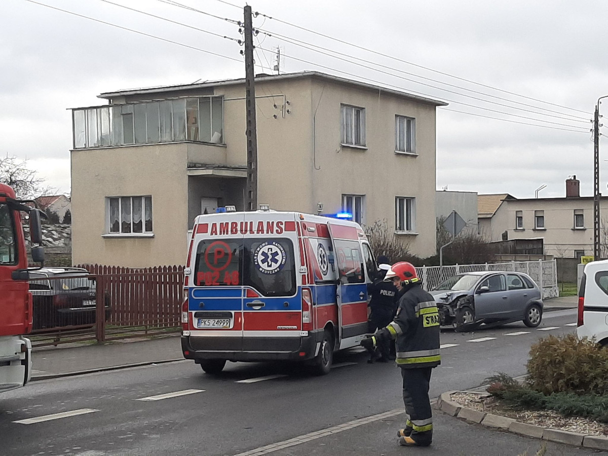 Zderzenie dwóch aut na Szkolnej