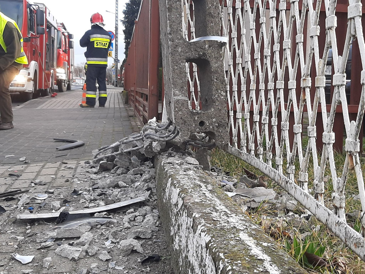 Zderzenie dwóch aut na Szkolnej