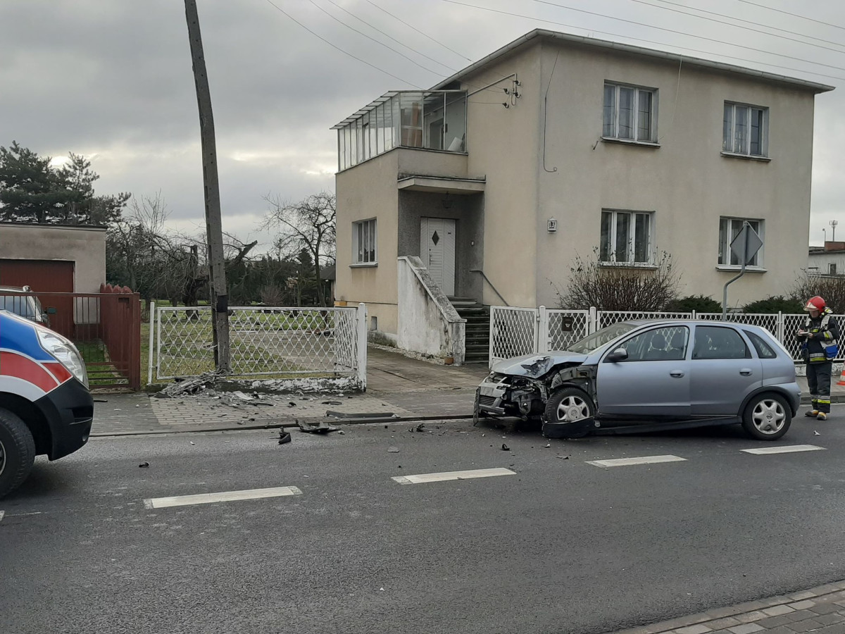 Zderzenie dwóch aut na Szkolnej