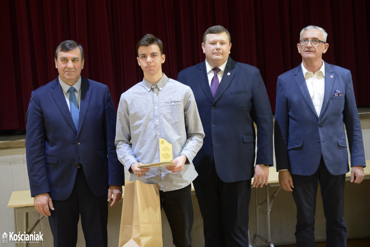 Burmistrz Kościana wyróżnił sportowców [ZDJĘCIA]