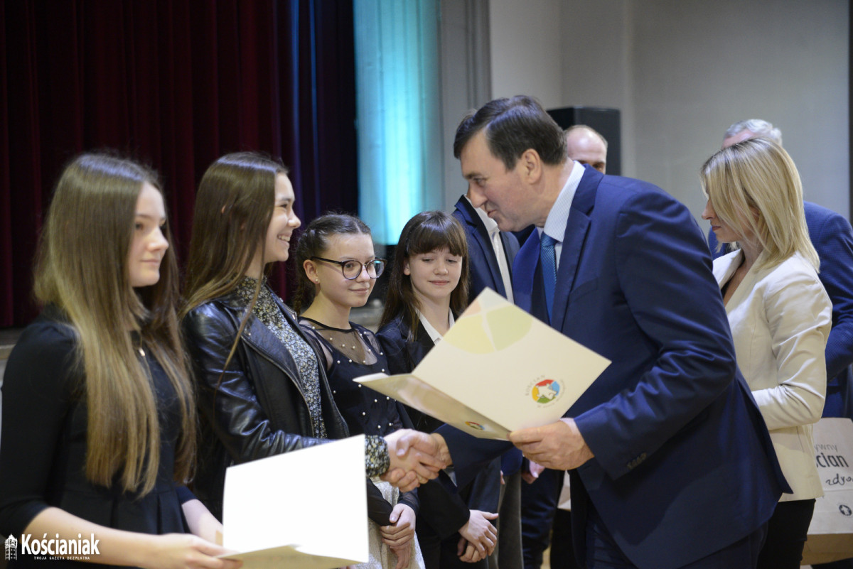 Burmistrz Kościana wyróżnił sportowców [ZDJĘCIA]