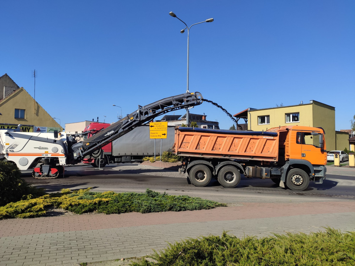 Utrudnienia w ruchu przy krzywym rondzie