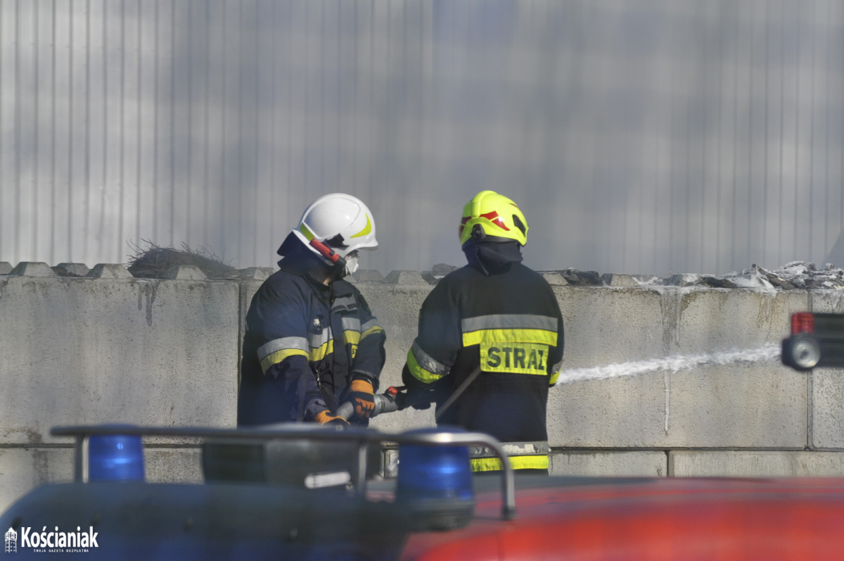 30 zastępów straży pożarnej gasiło pożar śmieci w Piotrowie Pierwszym