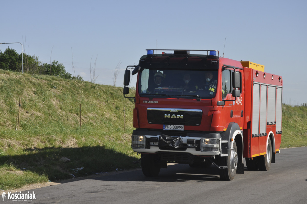 30 zastępów straży pożarnej gasiło pożar śmieci w Piotrowie Pierwszym