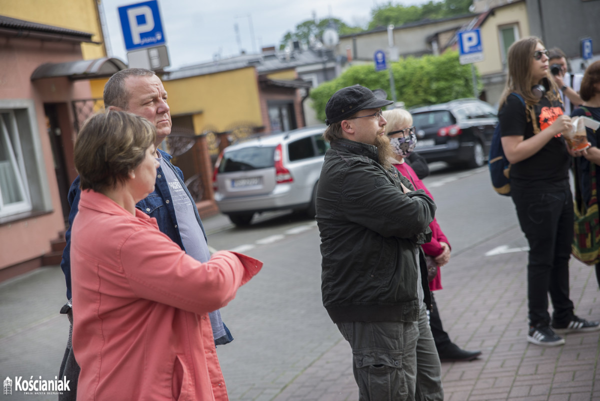 Pikieta przed sądem w Kościanie w obronie sędziego Tulei [ZDJĘCIA]