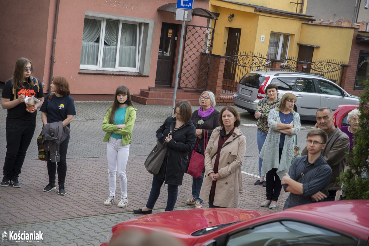 Pikieta przed sądem w Kościanie w obronie sędziego Tulei [ZDJĘCIA]