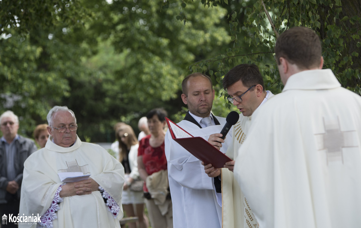 Procesja Bożego Ciała wokół kościoła Ducha Św. w Kościanie [ZDJĘCIA]