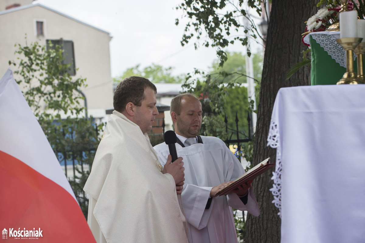 Procesja Bożego Ciała wokół kościoła Ducha Św. w Kościanie [ZDJĘCIA]