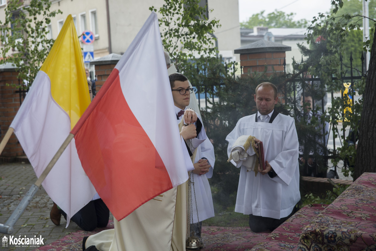 Procesja Bożego Ciała wokół kościoła Ducha Św. w Kościanie [ZDJĘCIA]