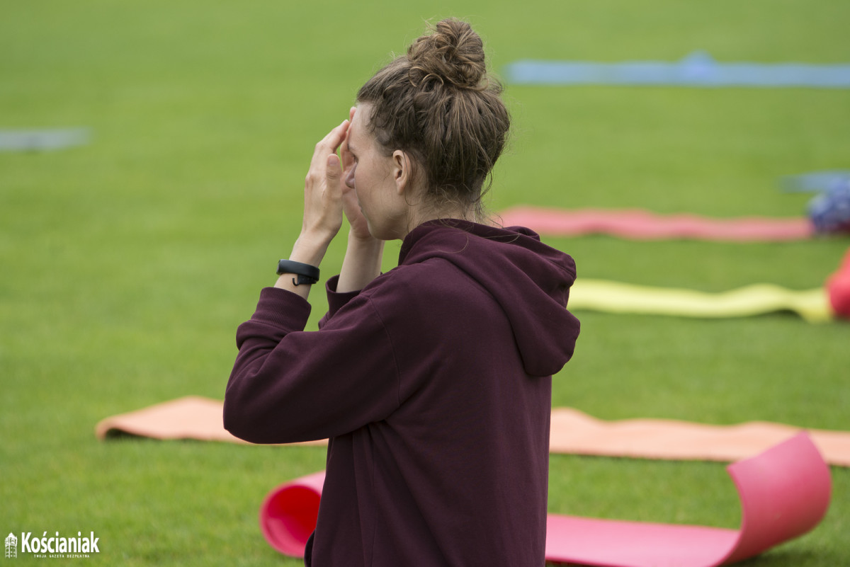 Joga na stadionie w Kościanie [ZDJĘCIA]