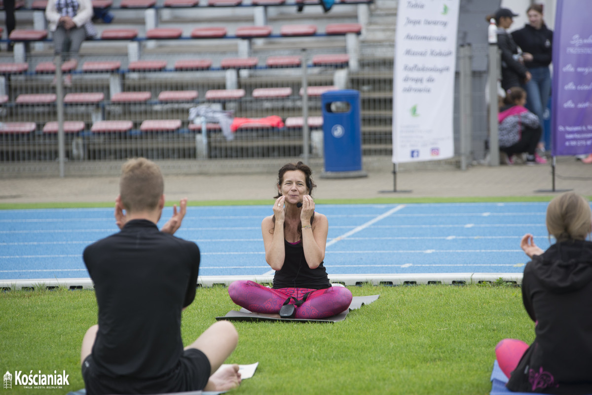 Joga na stadionie w Kościanie [ZDJĘCIA]