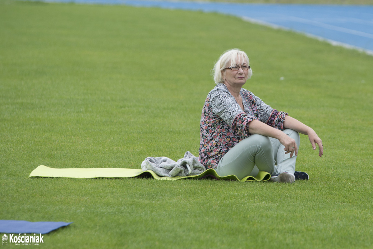 Joga na stadionie w Kościanie [ZDJĘCIA]