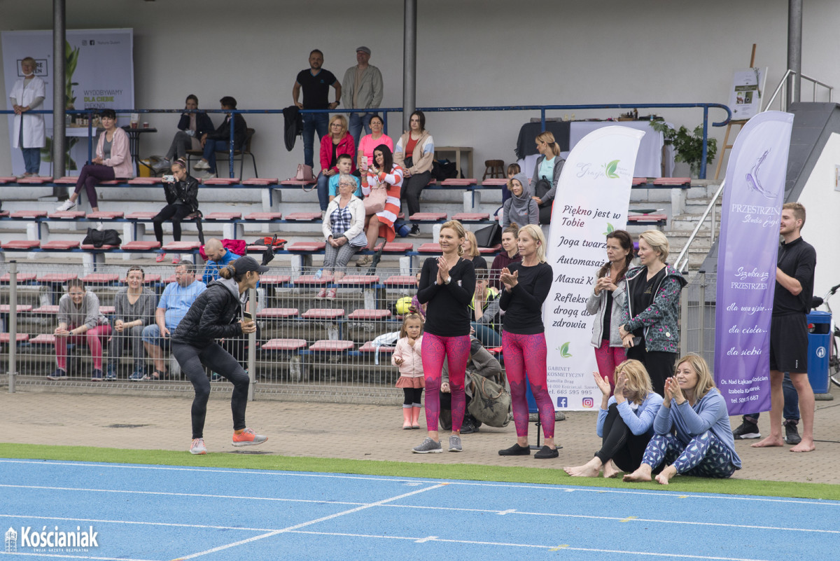 Joga na stadionie w Kościanie [ZDJĘCIA]