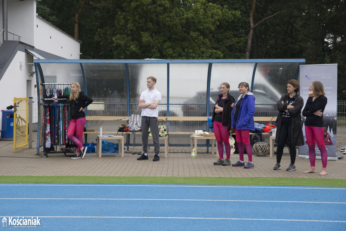 Joga na stadionie w Kościanie [ZDJĘCIA]